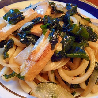 ワカメと油揚げの和風焼きうどん